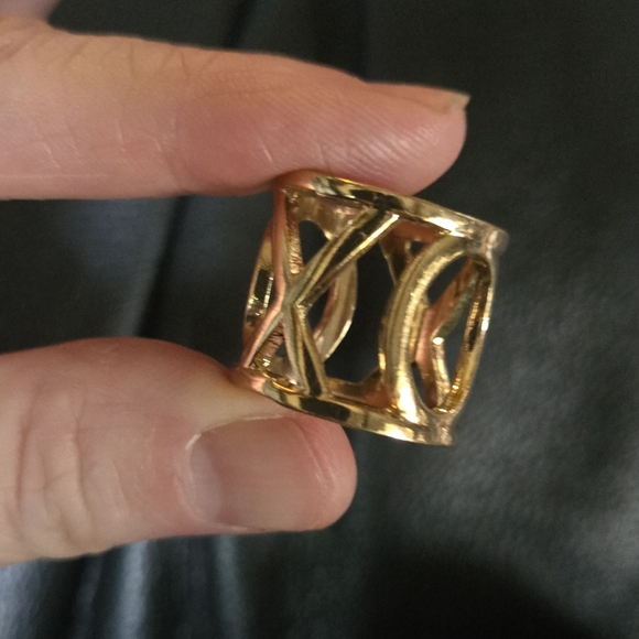 XO Gold Plated Ring Sz7.75 - Picture 9 of 10